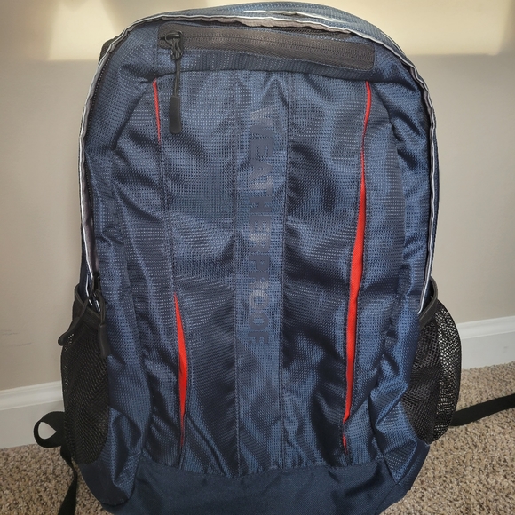 Weatherproof brand backpack blue and red - Picture 2 of 9